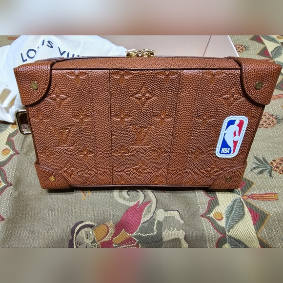 Mens LV X NBA Soft Trunk Wearable Wallet - Picture 10 of 16